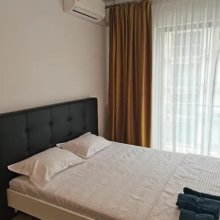 De Silva Moon * Mamaia